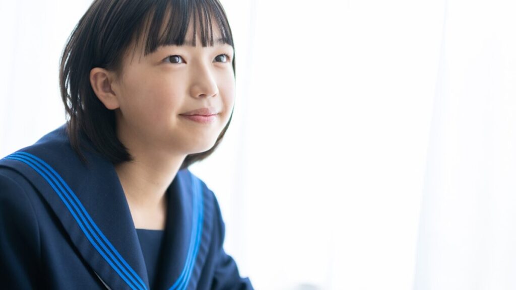 中学生は背中ニキビになりやすい？原因や治療法を紹介